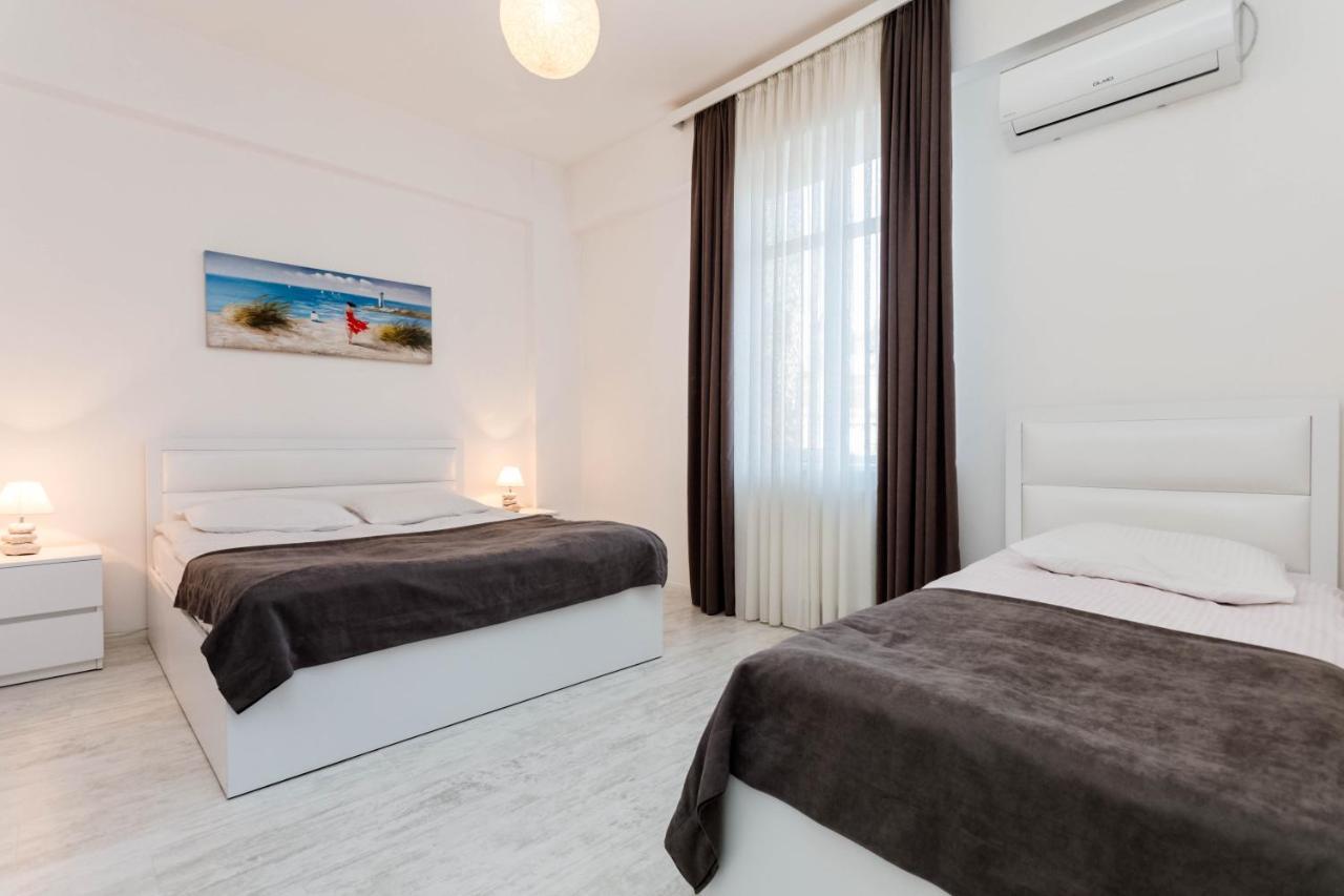 Luxury Apartment In The City Centre Tbilisi Exteriör bild