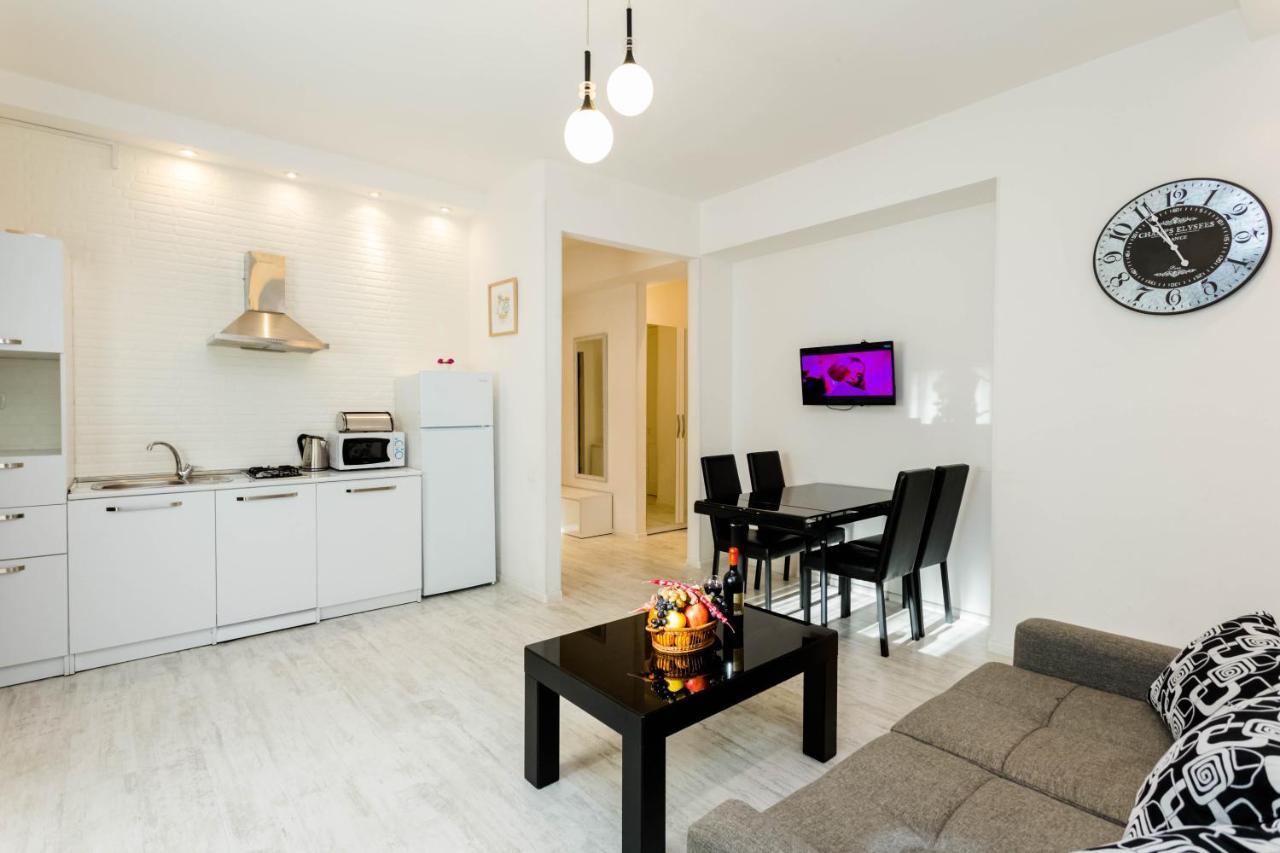 Luxury Apartment In The City Centre Tbilisi Exteriör bild