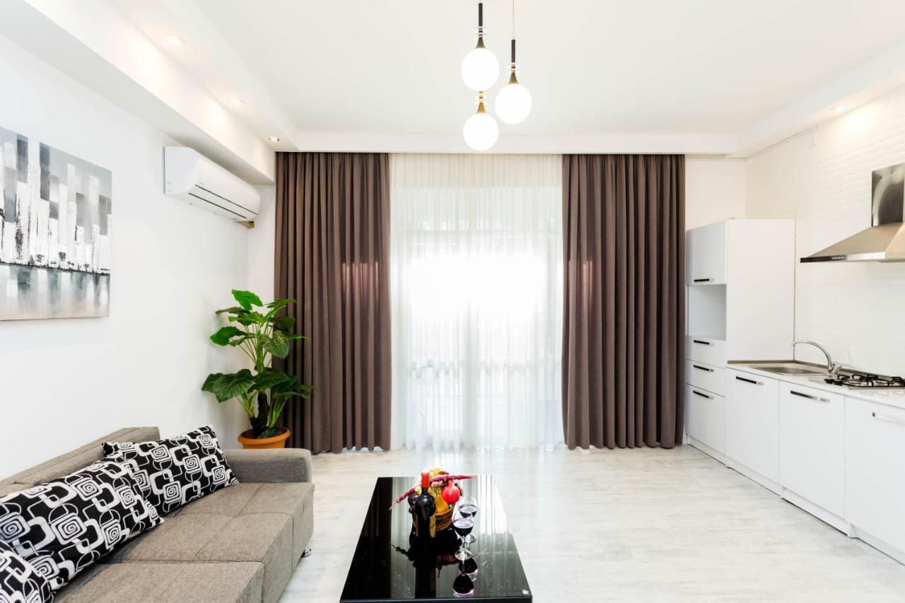Luxury Apartment In The City Centre Tbilisi Exteriör bild
